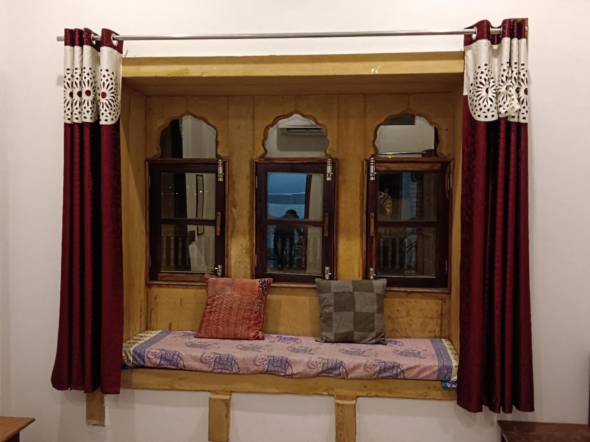 Hotel Pushkar Golden Haveli 部屋 写真